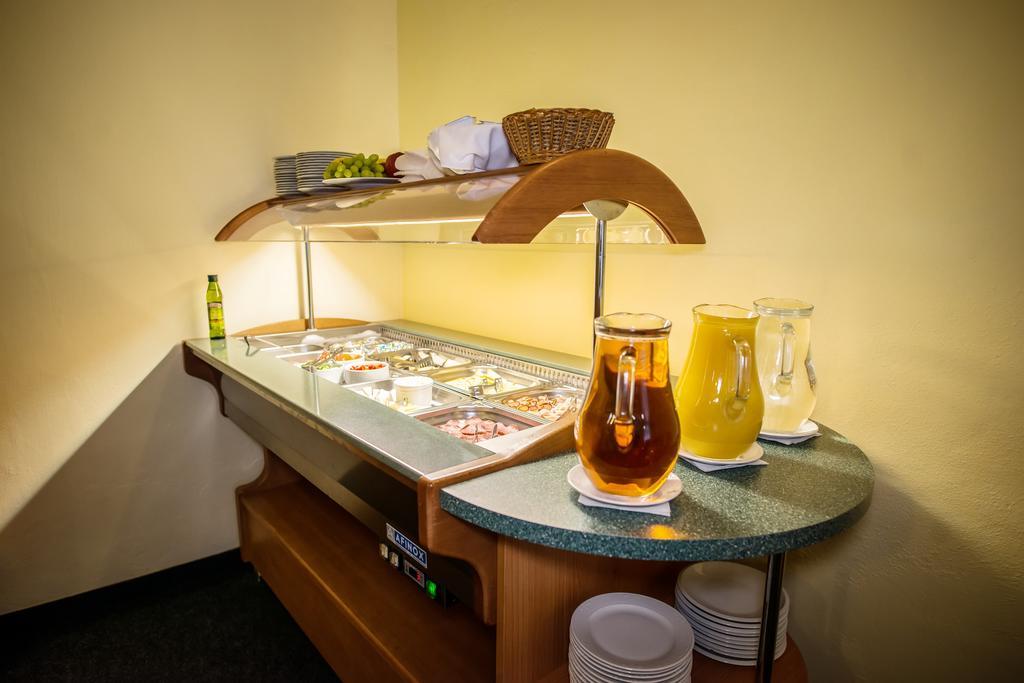 Hotel City Bell Прага Екстериор снимка