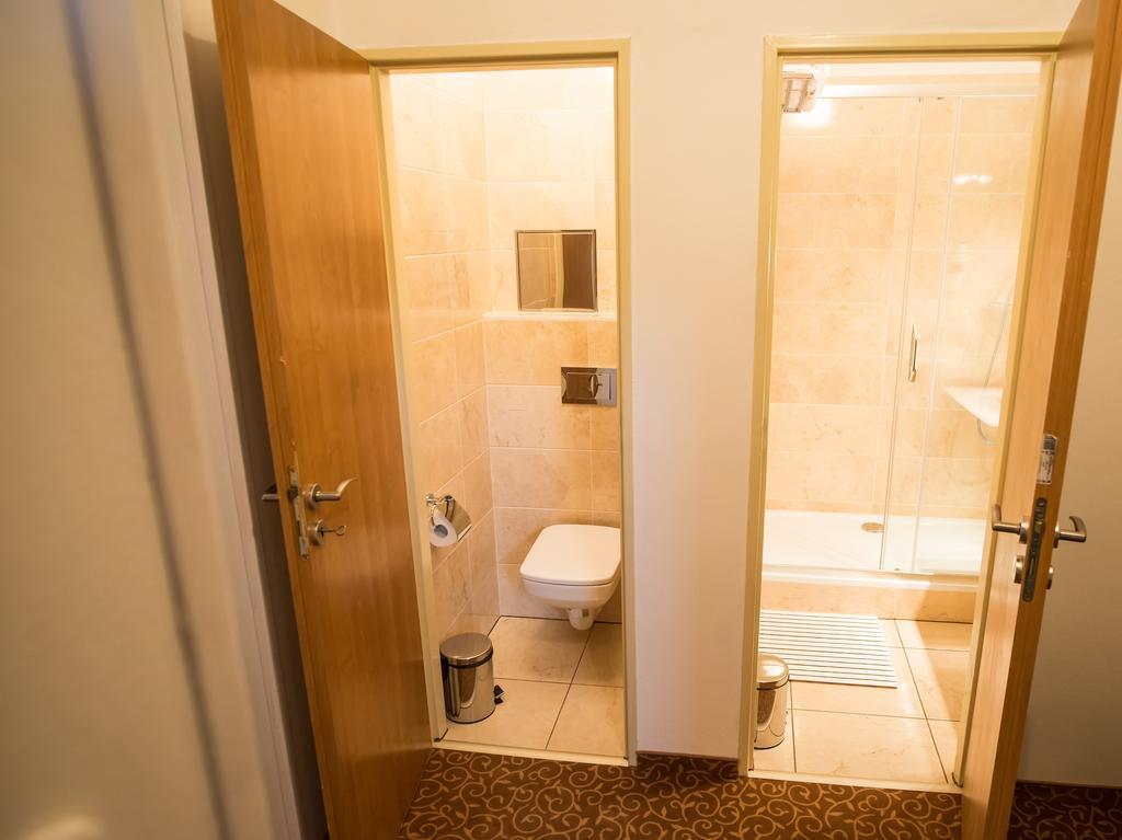 Hotel City Bell Прага Екстериор снимка