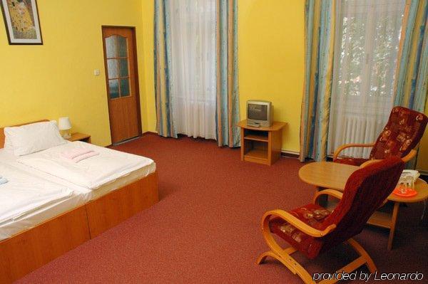 Hotel City Bell Прага Стая снимка