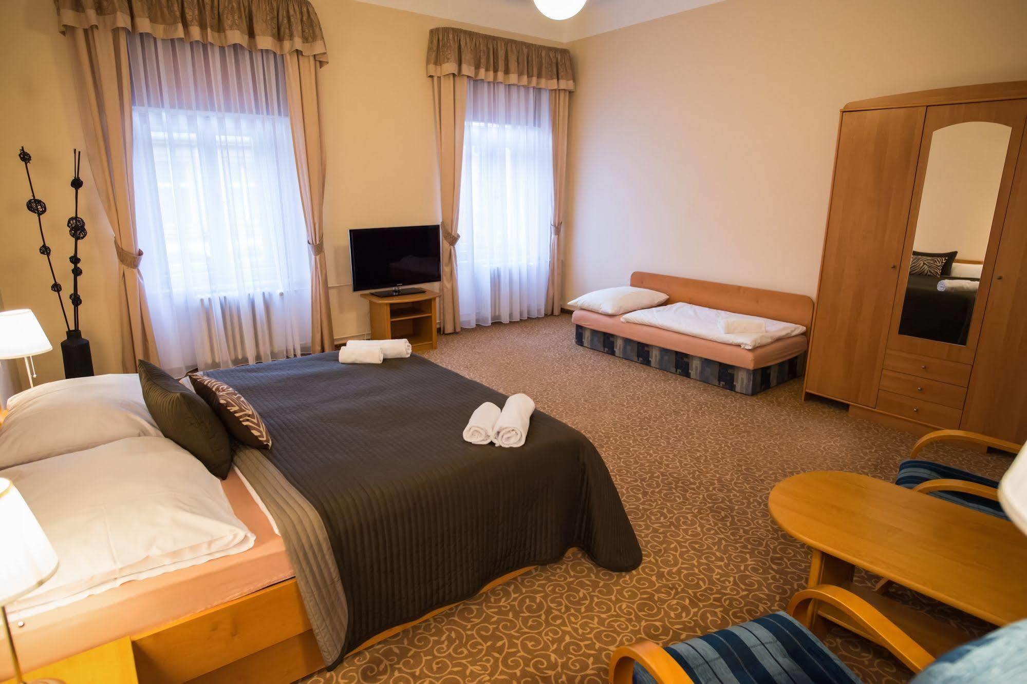 Hotel City Bell Прага Екстериор снимка