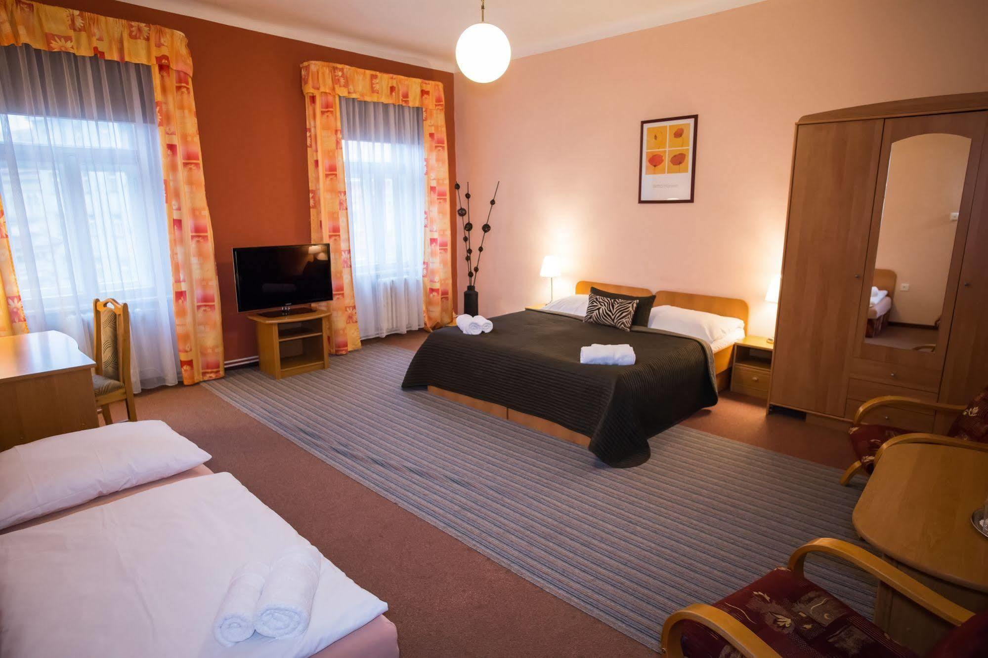 Hotel City Bell Прага Екстериор снимка