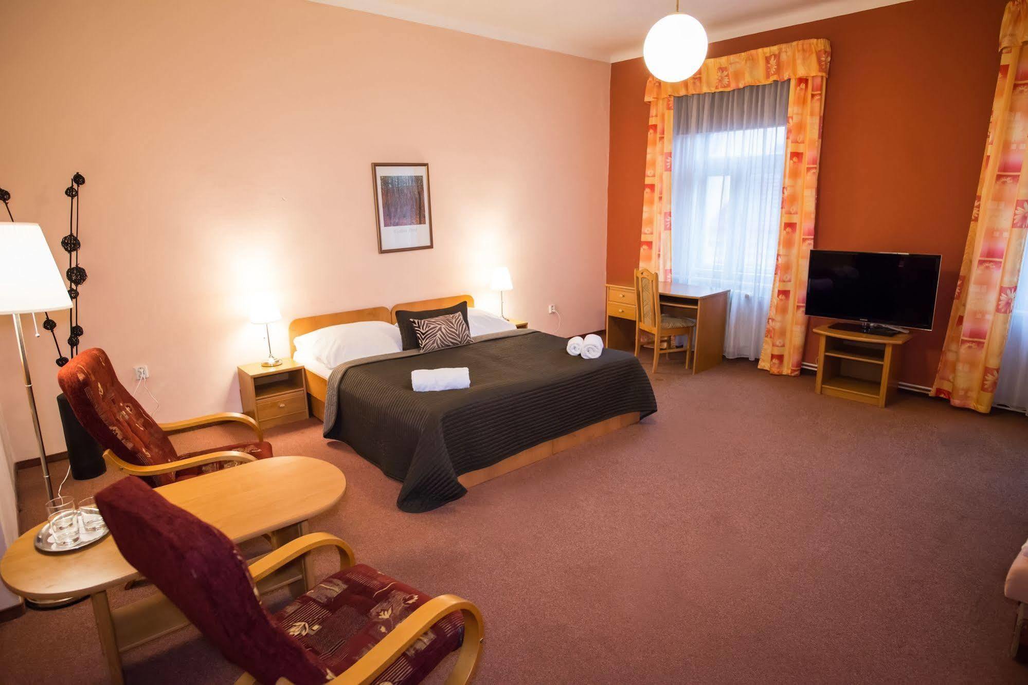 Hotel City Bell Прага Екстериор снимка