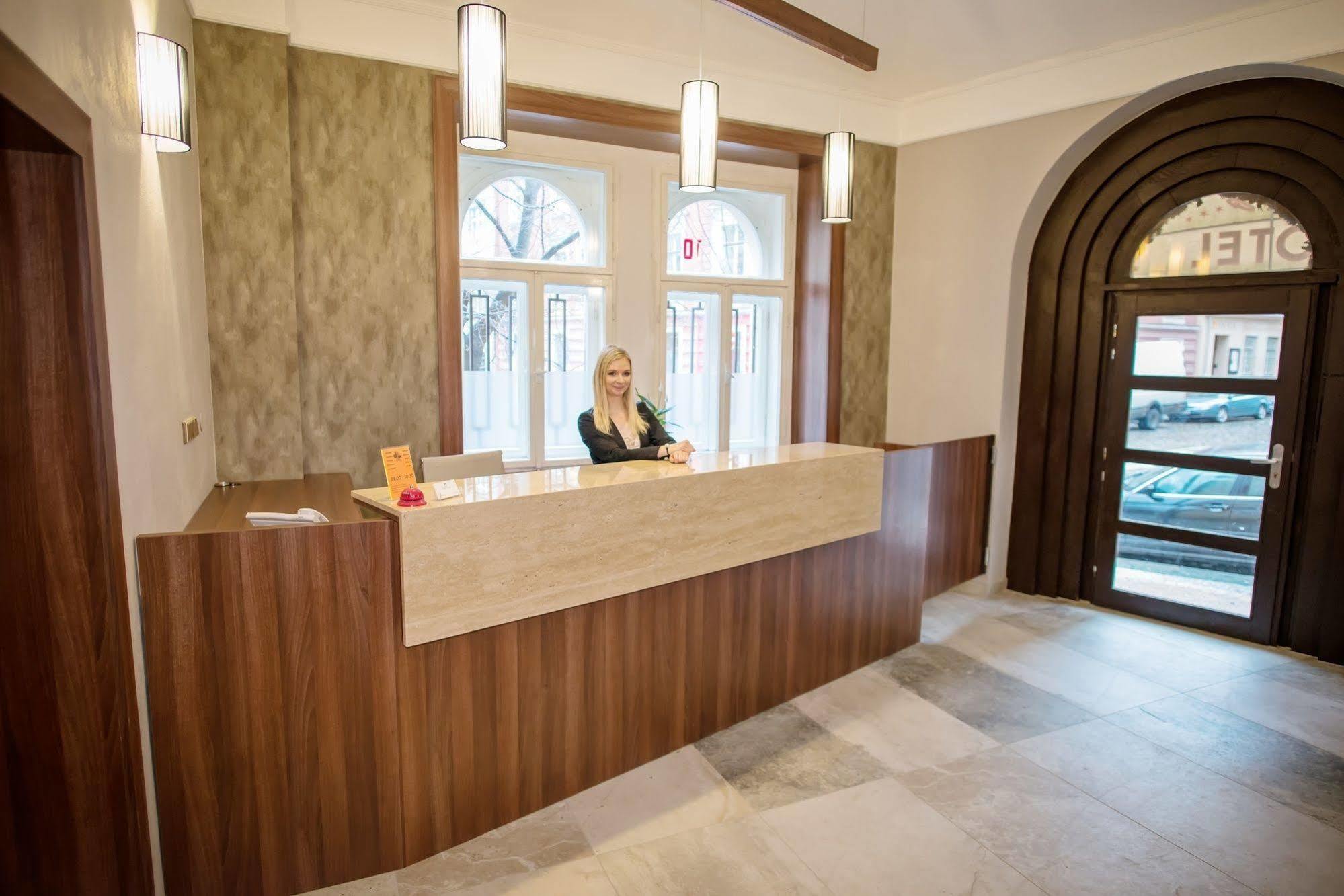 Hotel City Bell Прага Екстериор снимка