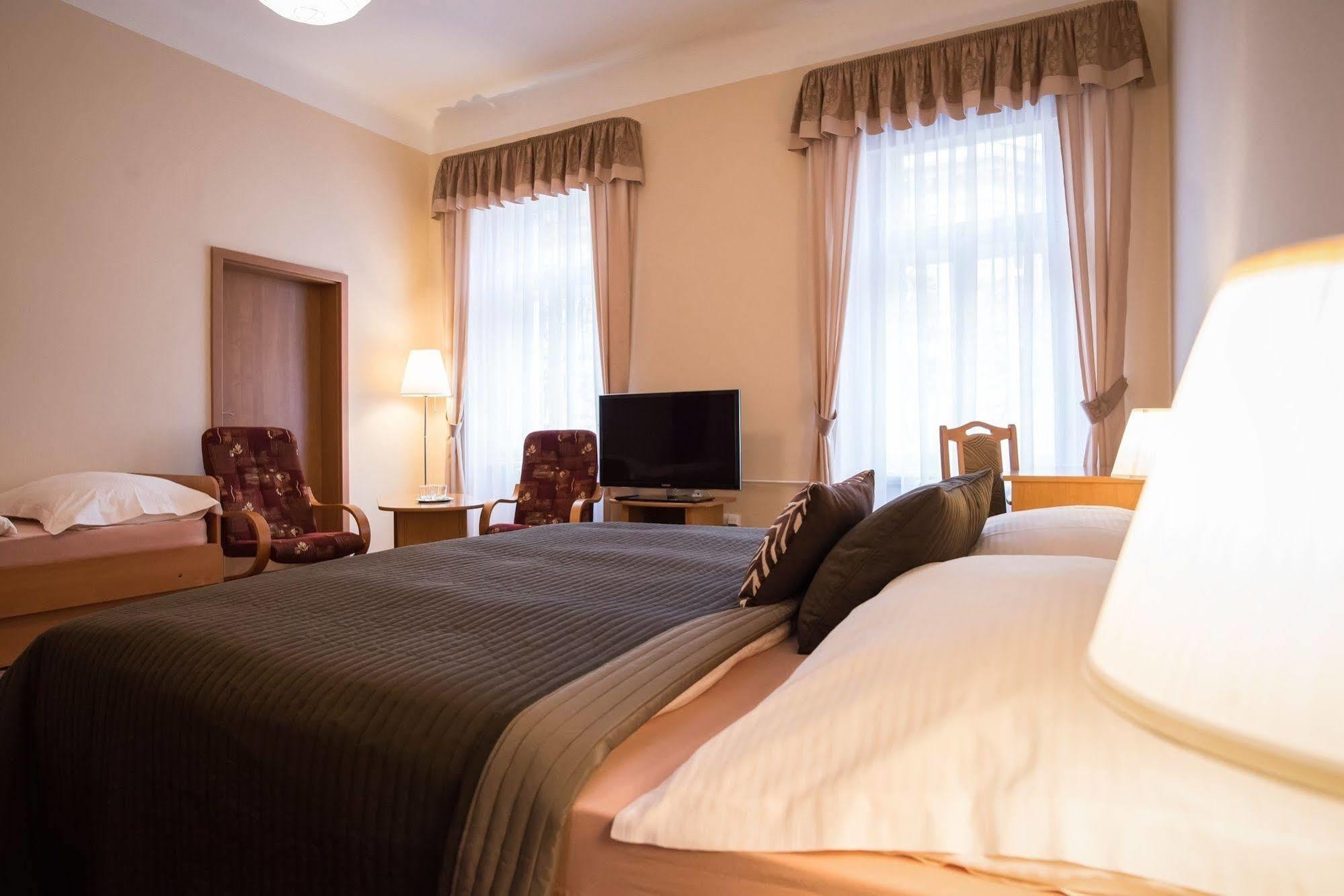 Hotel City Bell Прага Екстериор снимка