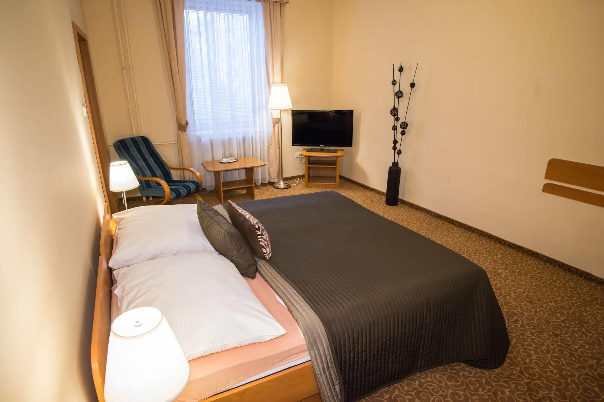 Hotel City Bell Прага Екстериор снимка