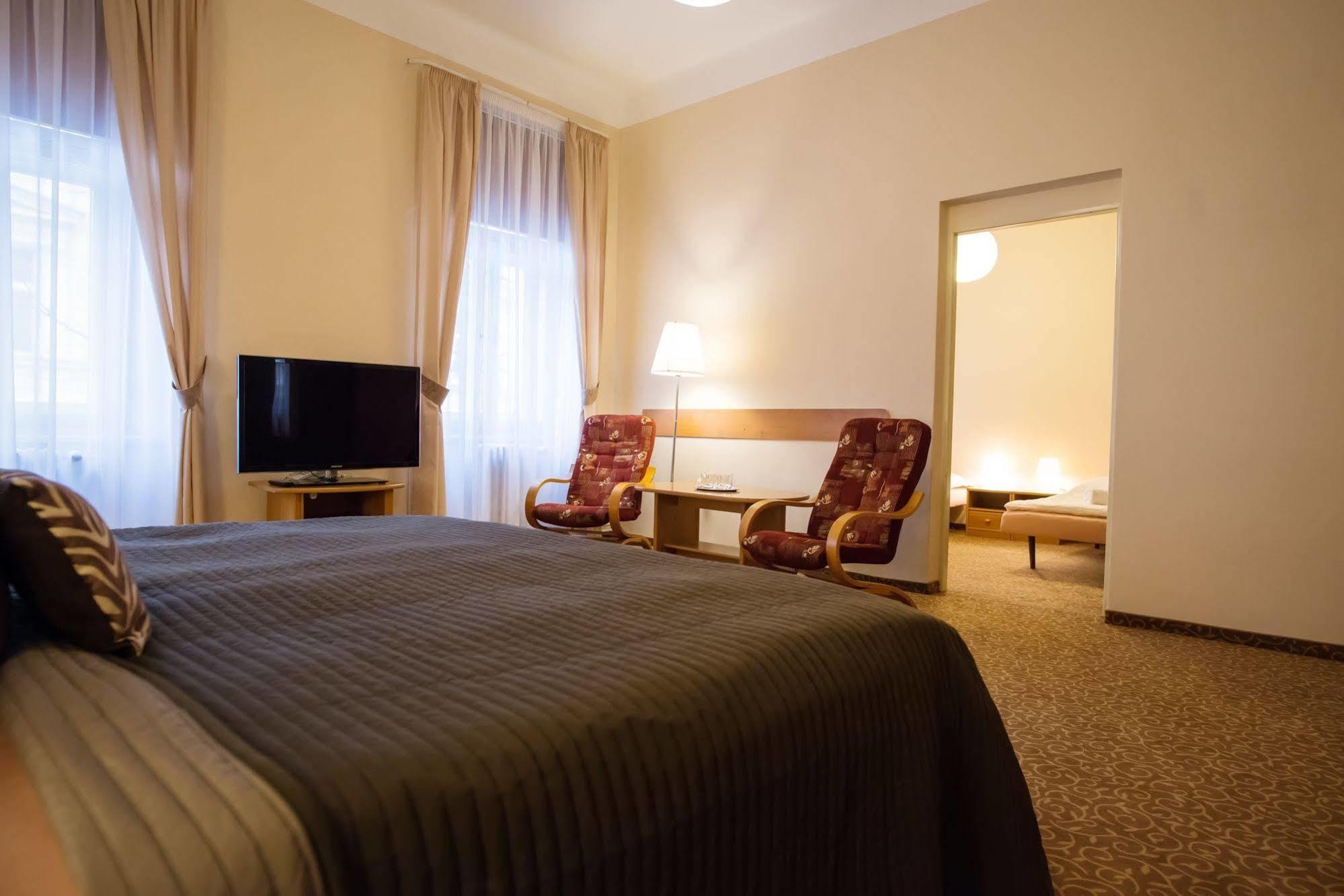 Hotel City Bell Прага Екстериор снимка