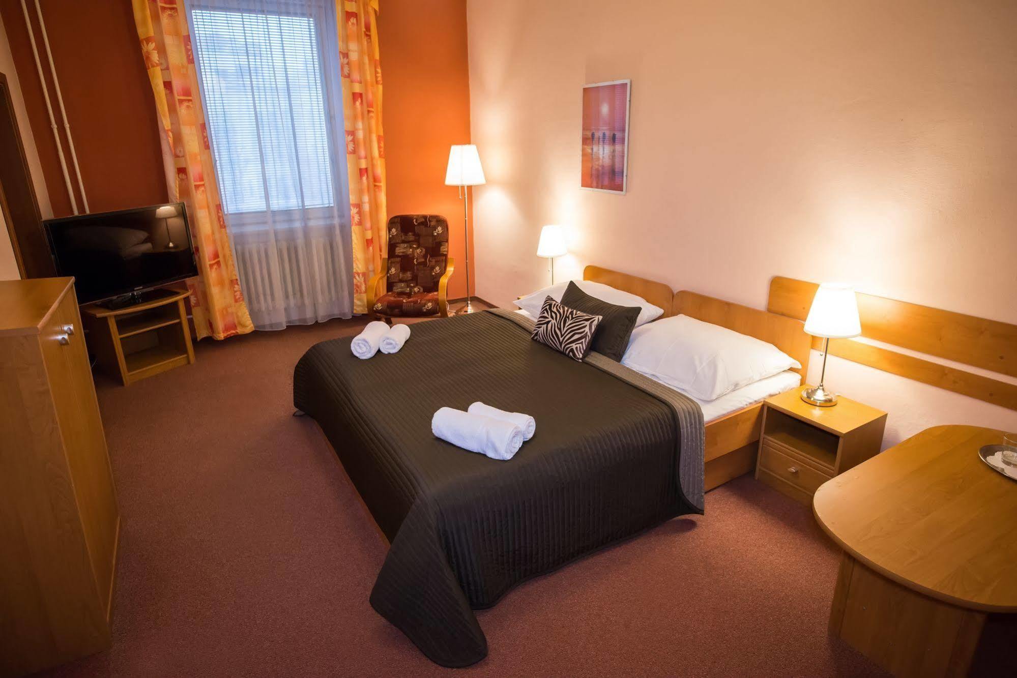 Hotel City Bell Прага Екстериор снимка