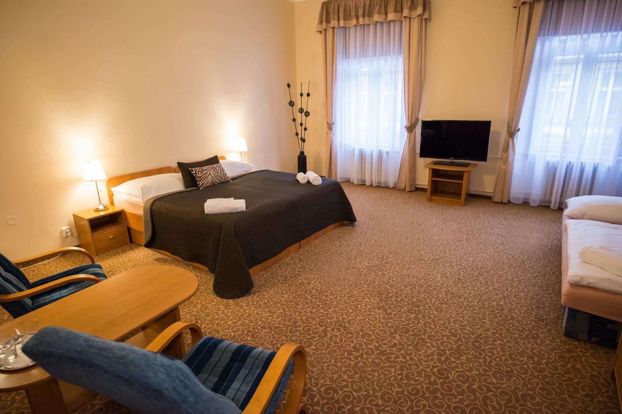 Hotel City Bell Прага Екстериор снимка