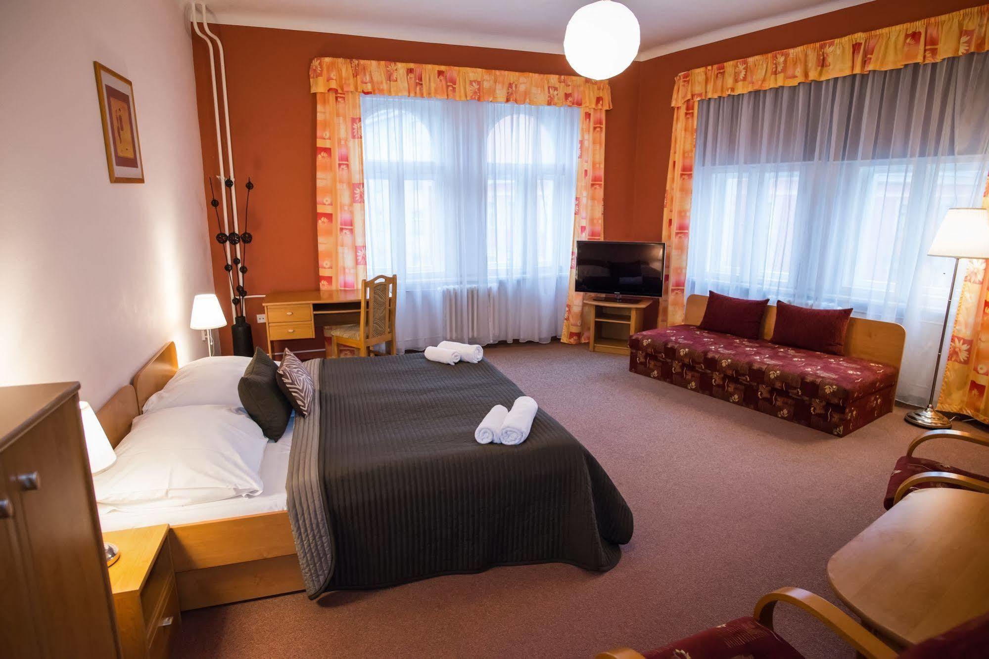 Hotel City Bell Прага Екстериор снимка