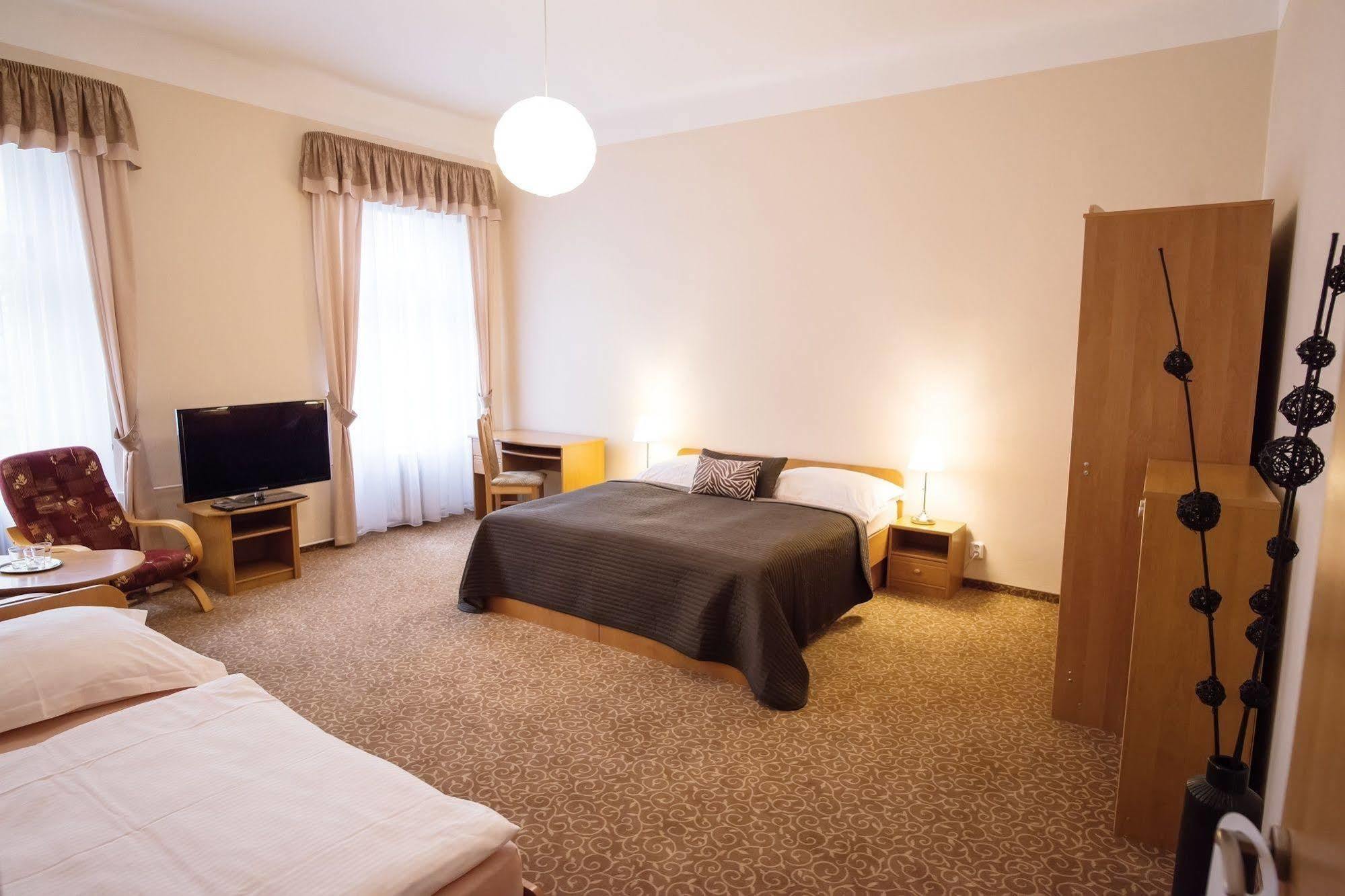 Hotel City Bell Прага Екстериор снимка